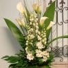 Arrangement de fleurs rustique blanc