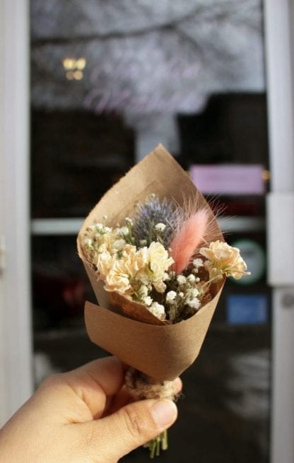 Mini bouquet de fleurs séchées au choix du fleuriste – Image 3