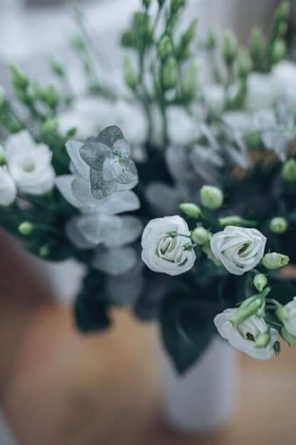 Lisianthus et eucalyptus – Image 2