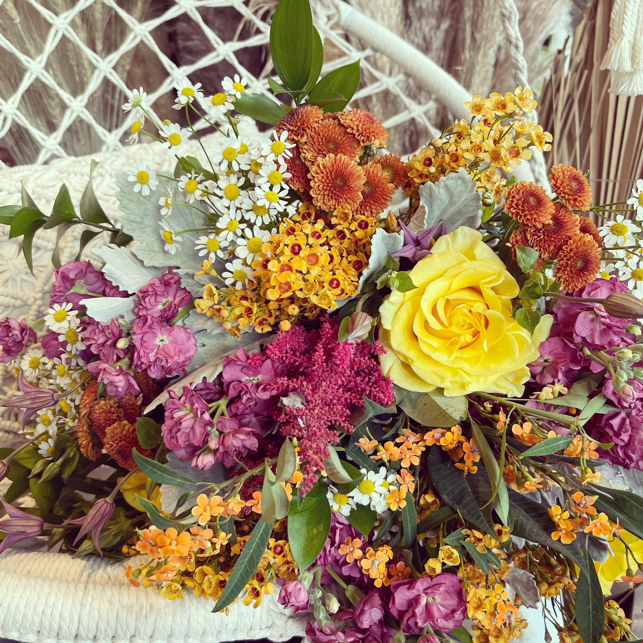 Bouquet Couleurs chaudes - Spécial Saint Valentin – Image 2